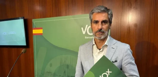 FOTOGRAFÍA. BARCELONA (CATALUÑA) REINO DE ESPAÑA, 22 DE JULIO DE 2025. el Ayuntamiento de Barcelona, Gonzalo de Oro-Pulido Plaza, este martes durante una rueda de prensa. Lasvocesdelpueblo (Ñ Pueblo)