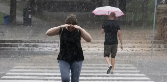 FOTOGRAFÍA. TERUEL (ARAGÓN) REINO DE ESPAÑA, 12 DE JULIO DE 2025. Tormenta en Teruel en una imagen reciente. Efe