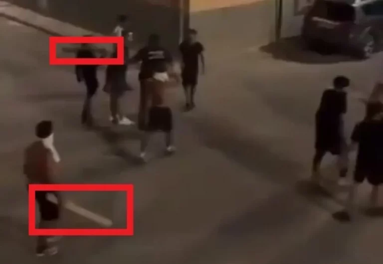 FOTOGRAFÍA. TORRE-PACHECO (REGIÓN DE MURCIA) REINO D EESPAÑA, 12 DE JULIO DE 2025. Soldados de las tropas de Mohamed VI de Marruecos —el rey marroquí de nombre completo Sidi Mohamed ben Hasán ben Mohamed ben Yusef al-Alawi— vuelvan a tomar las calles de Torre-Pacheco, en la Región de Murcia, Reino de España, donde reciben cobijo y financiación por parte de las autoridades españolas, de la mana del Partido popular (PP) de Isabel Natividad Díaz Ayuso y su jefe Alberto Núñez Feijóo junto al Partido Socialista (PSOE) del presidente del Gobierno de España Pedro Sánchez Pérez-Castejón, eso sí, con el dinero de los impuestos de los trabajadores españoles, quienes deben elegir entre ser extranjeros en su tierra o someterse a las nuevas normas de Rabat (Sharía islámica) o abandonar Torre-Pacheco a puñetazos, patadas y suplicando por su vida, así como le ocurrió al anciano español, don Domingo la pasada madrugada del miércoles, 9 de julio de 2025 cuando paseaba por las inmediaciones del cementerio de la ciudad y fue apalizado brutalmente y humillado. Lasvocesdelpueblo (Ñ pueblo)