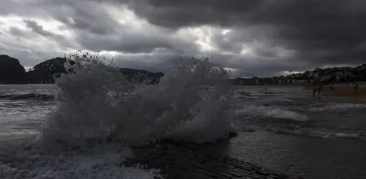 FOTOGRAFÍA. SAN SEBASTIÁN (LAS VASCONGADAS) REINO DE ESPAÑA, 19 D EJULIO DE 2025. Vista de la playa de Ondarreta de San Sebastián. Efe