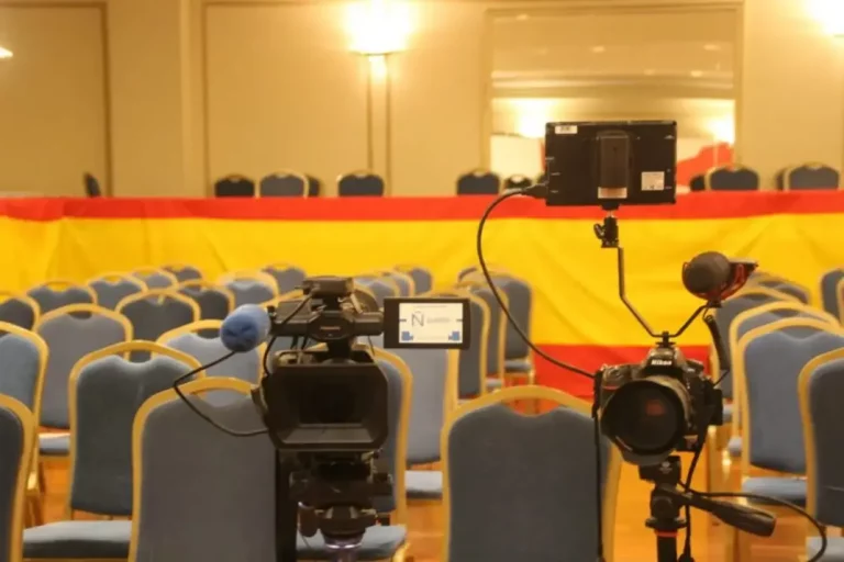 FOTOGRAFÍA. 02 DE JULIO DE 2022. Segunda jornada del VII Congreso de la Catalanidad Hispánica de Asociación Cultural Somatemps n el «Salón Parrilla» del Hotel Avenida Palace de Barcelona, bajo lema «El globalismo contra. Cataluña contra el globalismo». Durante el congreso, los ponentes Alejandro Macarrón Larumbe, Ferran Brunet Cid, Raúl Quirós Delgado, Jorge García-Contell Muñoz, Guillermo Rocafort Pérez, Josep Alsina Calvés, Paloma Hernández García y Javier Barraycoa Martínez —unas ponencias dirigidas por María de los Reyes Riaza y Alicia Tomás Moreno— , han presentado una alternativa al separatismo y al globalismo conjurándose para combatir a los productos globalistas y progres, la Agenda 2030, la ideología de género, etcétera. Lasvocesdelpueblo (Ñ Pueblo)