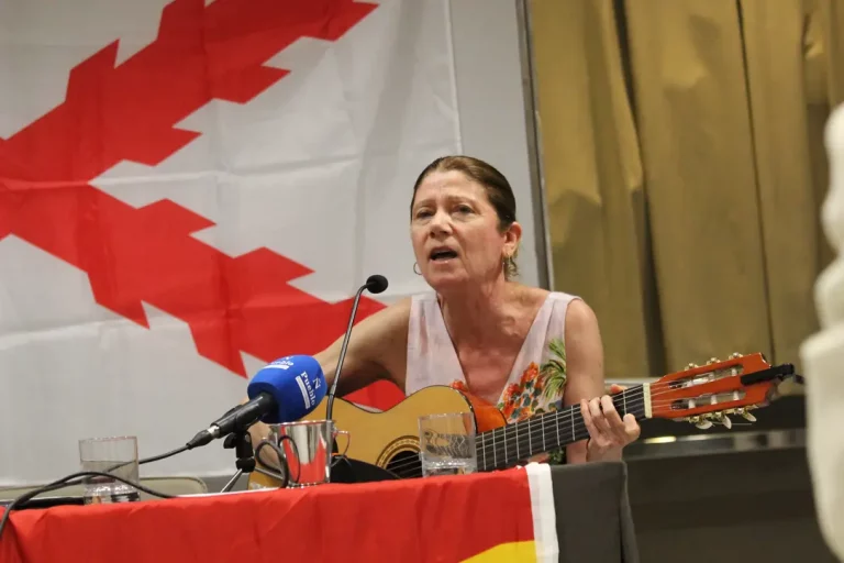 FOTOGRAFÍA. BARCELONA (CATALUÑA) REINO DE ESPAÑA, VIERNES 4/SÁBADO 5 DE JULIO DE 2025. Detalles de los ponentes y presentadores de las ponencias del XI Congreso de Catalanitat Hispánica Somatemps han tenido lugar en uno de los auditorios del Hotel Catalonia Barcelona 505, en calle Muntaner, número 505, 08022 Distrito de Sarrià-Sant Gervasi (Barcelona): el presidente de Somatemps, Rafael Molina; el director de Fundación DENAES para la defensa de España en Cataluña, Vicente Durán; la vicepresidente de la Asociación de Profesores por el Bilingüismo (APB), fundadora de la Asociación de Mujeres por la Igualdad (AMPI), María José Ibáñez Rodríguez. Ponencias: «El Obispo Guerra Campos. Un faro en la tormenta» por Manuel Jesús Acosta Elías (Manuel Acosta); «Mitos y manipulaciones: sobre el origen del catalanismo» por Javier Barraycoa Martínez; «La burguesía catalana y las guerras de Cuba» por Rafael Molina; «Los sindicatos libres» por Josep Alsina Calvés; «Le génocide Vendéen (el genocidio Vendeano)», por Reynald Sachar; «Juan de Sessa: un ejemplo de integración de la España del siglo XVI», por José Vicente Pascual; "Catalanes en la división azul" por Carlos Caballero; «Un hispanista francés en defensa de la verdad histórica» por Arnaud Imatz; y recital musical por Maria José Ibañez Rodríguez. Lasvocesdelpueblo (Ñ Pueblo)