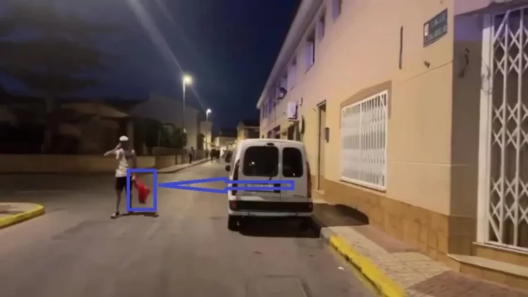 FOTOGRAFÍA. TORRE-PACHECO (REGIÓN DE MURCIA) REINO D EESPAÑA, 12 DE JULIO DE 2025. Soldados de las tropas de Mohamed VI de Marruecos —el rey marroquí de nombre completo Sidi Mohamed ben Hasán ben Mohamed ben Yusef al-Alawi— vuelvan a tomar las calles de Torre-Pacheco, en la Región de Murcia, Reino de España, donde reciben cobijo y financiación por parte de las autoridades españolas, de la mana del Partido popular (PP) de Isabel Natividad Díaz Ayuso y su jefe Alberto Núñez Feijóo junto al Partido Socialista (PSOE) del presidente del Gobierno de España Pedro Sánchez Pérez-Castejón, eso sí, con el dinero de los impuestos de los trabajadores españoles, quienes deben elegir entre ser extranjeros en su tierra o someterse a las nuevas normas de Rabat (Sharía islámica) o abandonar Torre-Pacheco a puñetazos, patadas y suplicando por su vida, así como le ocurrió al anciano español, don Domingo la pasada madrugada del miércoles, 9 de julio de 2025 cuando paseaba por las inmediaciones del cementerio de la ciudad y fue apalizado brutalmente y humillado. Lasvocesdelpueblo (Ñ pueblo)