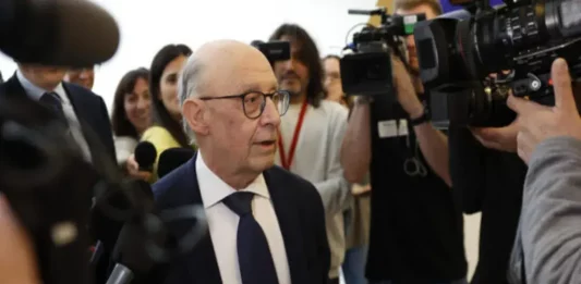 FOTOGRAFÍA. MADRID (REINO DE ESPAÑA), FECHA NO CONCRETADA/FECHA RELACIONADA CON CORRUPCIÓN DEL PARTIDO POPULAR (PP) Y GOBIERNO DE MAYORÍA ABSOLUTA DEL PP DE MARIANO RAJOY BREY, 16 DE JULIO DE 2025. Un juez de Tarragona investiga al exministro de Hacienda, Cristóbal Ricardo Montoro Romero (Cristóbal Montoro), por supuestamente aprovechar su cargo para crear una «red de influencias» que impulsó modificaciones legislativas para favorecer a empresas gasistas a cambio de «importantes pagos» a la mercantil Equipo Económico (EE), de la que fue socio fundador y presidente. Efe