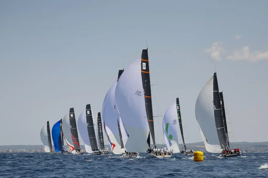 FOTOGRAFÍA. BAHÍA DE PALMA (ISLA DE MALLORCA) ISLAS BALEARES (REINO DE ESPAÑA, 01 DE JULIO DE 2025. Los barcos, durante la cuarta jornada de la 43ª Copa del Rey Mapfre de vela que se disputa en aguas de la bahía de Palma (Mallorca). Efe