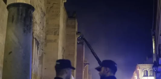 FOTOGRAFÍA. CÓRDOBA (ANADALUCÍA) REINO DE ESPAÑA, 08 DE AGOSTO DE 2025. Una capilla colapsada, en la que se ha derrumbado el techo, y otras dos afectadas, es el balance de daños del incendio que en la noche del viernes afectó a la Mezquita-Catedral de Córdoba. Efe