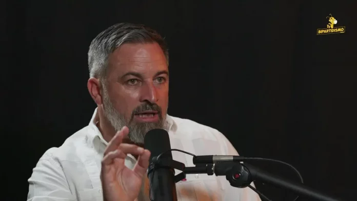 España no es Marruecos ni Al-Ándalus ni va a serlo, Santiago Abascal Conde, VOX, España (3) FOTOGRAFÍA. BARCELONA (CATALUÑA)/MADRID (COMUNIDAD DE MADRID) REINO DE ESPAÑA, 10 DE AGOSTO DE 2025. El presidente de VOX y líder de Patriots of Europe, Santiago Abascal Conde, registrado este domingo durante una entrevista con el Canal YouTube "Bipartidismo Stream", en la que advirtió de que "España no es Marruecos ni Al-Ándalus ni va a serlo", frente al avance del islamismo en España y de la invasión migratoria. Lasvocesdelpueblo (Ñ Pueblo)