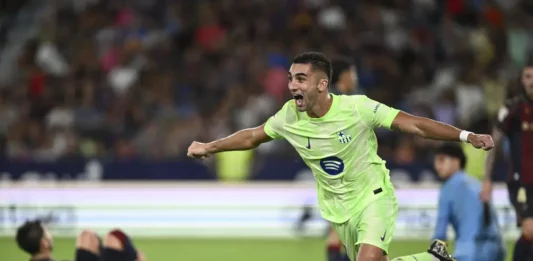 FOTOGRAFÍA. VALENCIA (REINO DE ESPAÑA), 23 DE AGOSTO DE 2025. El delantero del Barcelona Ferrán Torres celebra el tercer gol ante el Levante, durante el partido de LaLiga de fútbol que Levante UD y FC Barcelona disputaron en el estadio Ciutat de Valencia. Efe