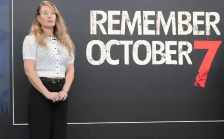 FOTOGRAFÍA. JERUSALÉN (ISRAEL), 29 DE AGOSTO DE 2025/NETIV HAASARA (HOF ASHKEON) DISTRITO DEL SUR DE ISRAEL) FRONTERA CON GRANJA DE GAZA, 7 DE OCTUBRE DE 2023. "Mi esposa, Sara Ben-Artzi (Sara Netanyahu o Sara Ben-Artzi Netanyahu), y yo (Benjamín Netanyahu) nos reunimos anoche con Sabine Ta'assa, quien perdió a su pareja y a su hijo en la masacre del 7 de octubre. Durante la reunión, Sabine compartió con nosotros el dolor y la dura realidad de su vida desde ese día: sobre los niños que fueron lastimados, la difícil rehabilitación que ella y su familia están atravesando, y el coraje que necesita para levantarse cada mañana y seguir adelante. Con un profundo sentido de misión, Sabine decidió sumarse a la labor de divulgación del Estado de Israel y permitir la proyección de algunas de las impactantes imágenes filmadas en la casa de su familia en la Comunidad Rural ("moshav") de Netiv HaAsara -bajo la jurisdicción del Concejo Regional del municipio israelí de Hof Ashkelon-. El video es extremadamente difícil de ver, pero es necesario para que el mundo lo entienda: Israel no permitirá que Hamás nazi repita las atrocidades del 7 de octubre. Agradecemos a Sabine desde el fondo de nuestro corazón por su valentía, por su disposición a revelar su dolor personal por el bien de la verdad y por situarse a la vanguardia de la defensa para exponer el rostro del mal. El Estado de Israel seguirá actuando con todas sus fuerzas hasta derrotar a Hamás y recuperar a todos los rehenes. Bibi (Benjamín Netanyahu)/Lasvocesdelpueblo (Ñ Pueblo)