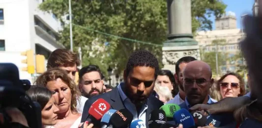 FOTOGRAFÍA. BARCELONA (ESPAÑA), 17 DE AGOSTO DE 2019. Vista de los representantes de VOX en el Congreso de los Diputados y en la cámara europea, Ignacio Garriga (i) y Jorge Buxadé (d), respectivamente durante un segundo aniversario de la masacre yihadista del 17A en Cataluña con división entre las víctimas. Una división entre las víctimas, instituciones y autoridades separatista; las víctimas, (ACVOT) ha convocado por separado su acto mientras las autoridades catalanas, Generalidad, Ayuntamientos, formaciones separatistas y la Unidad de Atención y Valoración de Afectados por Terrorismo (UAVAT), convocan el homenaje institucional y denuncian conspiración del Estado en el 17A. Lasvocesdelpueblo (Ñ Pueblo)