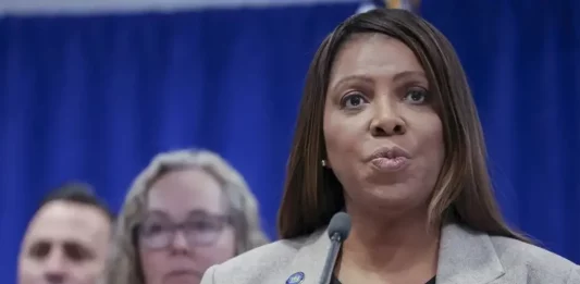 FOTOGRAFÍA. NUEVA YORK (ESTADOS UNIDOS DE AMÉRICA, EEUU), FECHA RELACIONADA CON LOS HECHOS, 09 DE MAYO DE 2025. En la imagen la fiscal estatal globalista, anti-Donald John Trump y WOKE, Letitia Ann James (Tish James). El Departamento de Justicia de United States os America (USA) ha iniciado una investigación criminal contra la fiscal general de Nueva York, la miembro de la formación socialista estadounidense "Partido Demócrata", Letitia Ann James (Tish James), sobre una presunta falsificación de documentos financieros que habría hecho para adquirir una propiedad en el estado de Virginia. De acuerdo con The Washington Post, que cita una fuente conocedora del tema, un gran jurado en Virginia ha emitido citaciones sobre una solicitud de hipoteca en la que James declaró que tenía la intención de hacer de una casa unifamiliar en ese estado su residencia principal, pese a que su cargo como fiscal exige que resida en Nueva York. Efe
