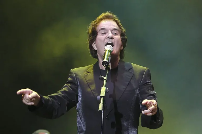 FOTOGRAFÍA. MADRID (REINO DE ESPAÑA), 05 DE JULIO DE 2011.- Detalle de Manuel de la Calva, miembro del Dúo Dinámico, uno de los grupos más famosos del pop español de mediados del siglo pasado. Efe