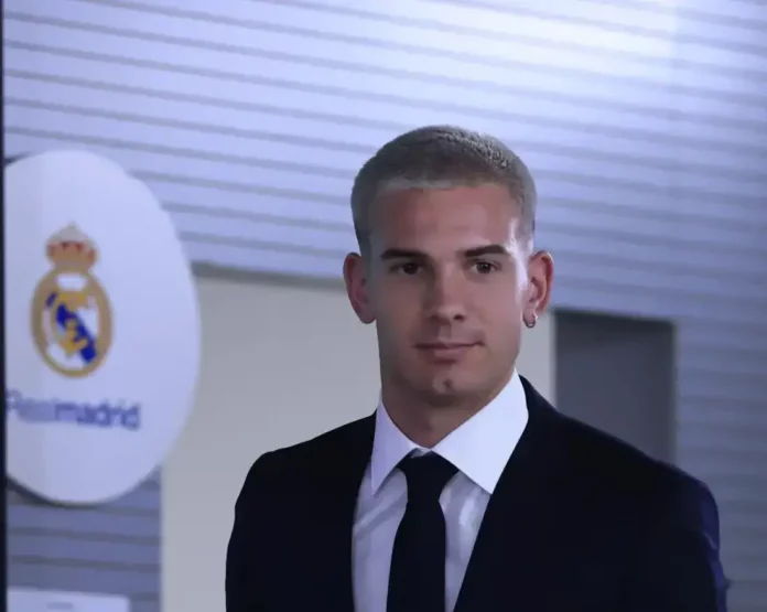 Mastantuono completa su primer entrenamiento, Real madrid, liga, Argentina (1) FOTOGRAFÍA. MADRID (REINO DE ESPAÑA), 15 DE AGOSTO DE 2025. El extremo argentino, Franco Mastantuono, durante su presentación como nuevo jugador del Real Madrid este jueves en Valdebebas. Efe
