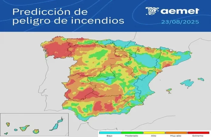 Peligro de incendios muy alto o extremo en España,Aemet, incendios, incendios forestales, España, incendios españa (2) FOTOGRAFÍA. MADRID (REINO DE ESPAÑA), 23 DE AGOSTO DE 2025. Incendios España | La Agencia Estatal de Meteorología (Aemet) del Reino de España advierte de "peligro de incendios muy alto o extremo en zonas de la Península, sobre todo en el noroeste y mitad sur". "Aunque en general es más bajo en áreas del este y archipiélagos, es importante extremar las precauciones. Además, suben las temperaturas en los próximos días" este sábado. Lasvocesdelpueblo (Ñ Pueblo)