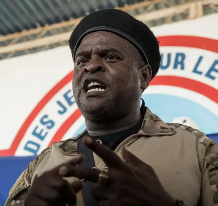 Recompensa por la captura del pandillero Barbecue,Haití, Jimmy Cherizier alias Barbecue FOTOGRAFÍA. PUERTO PRÍNCIPE (HAITI), 03 DE NOVIEMBRE DE 2011. En la imagen, líder de la principal banda armada de Haití, el pandillero Jimmy Cherizier, alias Barbecue. Efe