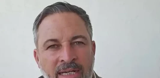 FOTOGRAFÍA. BARCELONA (REINO DE ESPAÑA), 19 DE AGOSTO DE 2025. Captura vídeo de un momento de la declaración realizada por parte del presidente de la resistencia española y europea, VOX y Patriots of Europa, Santiago Abascal Conde, registrada este martes 19 de agosto de 2025. Lasvocesdelpueblo (Ñ Pueblo)