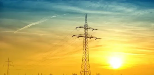 FOTOGRAFÍA. REINO DE ESPAÑA, 01 DE AGOSTO DE 2025. detalle de los cielos de España cuando las autoridades del país de don Quijote advierten de una ola de calor a partir del domingo 3 de agosto y al menos hasta el jueves 7. Protección Civil y Emergencias alerta por altas temperaturas en casi toda la península y pide máxima precaución ante el riesgo extremo de incendios forestales. Lasvocesdelpueblo (Ñ Pueblo)