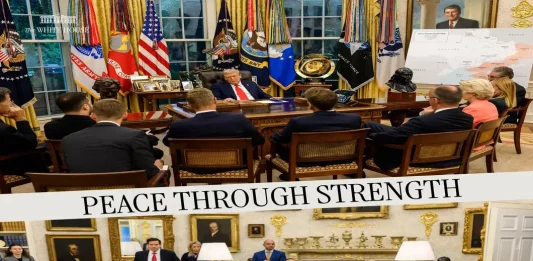 FOTOGRAFÍA. WASHINGTON (ESTADOS UNIDOS DE AMÉRICA, EEUU), 18 DE AGOSTO DE 2025. Trump reúne a los socios de Zelenski en Washington para negociar la Paz con Rusia. Trump mantuvo la reunión multilateral con los líderes de la Unión Europea, Ursula Von der Leyen; el secretario general de la OTAN, Mark Rutte; de Alemania, Friedrich Merz; Finlandia, Alexander Stubb; la primera ministra italiana, Giorgia Meloni, y el británico, Keir Starmer. El presidente estadounidense propuso esta mañana al encontrarse con Zelenski que ambos mantuvieran hoy mismo una conversación trilateral con Putin para avanzar hacia un acuerdo de paz y tratar los puntos principales, que incluyen garantías de seguridad para Ucrania fuera de la OTAN y un posible intercambio de territorios ucranianos. Lasvocesdelpueblo (Ñ Pueblo).