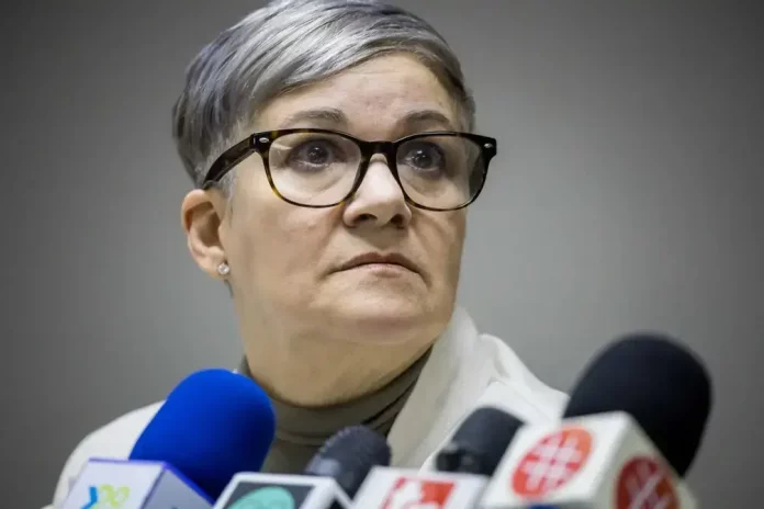 FOTOGRAFÍA. CARACAS (VENEZUELA), 13 DEL NOVIEMBRE DE 2024. Detalle de la abogada disidente de la dictadura comunista chavista María Alejandra Díaz, durante una rueda de prensa, en Caracas (Venezuela). Efe
