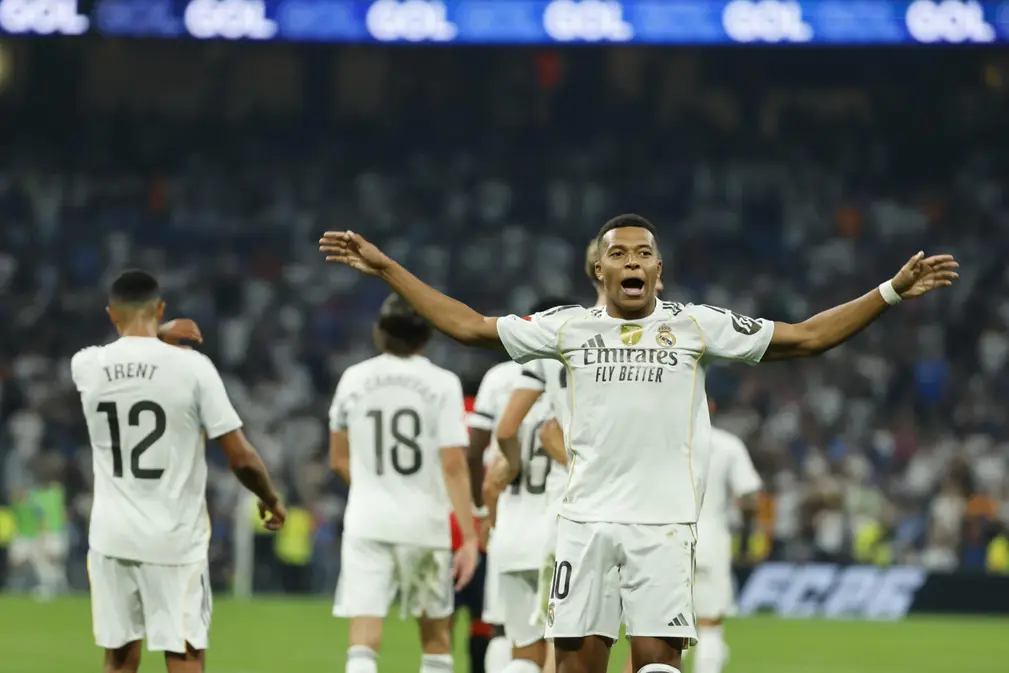 FOTOGRAFÍA. MADRID (REINO DE ESPAÑA), 19 DE AGOSTO DE 2025. El delantero francés del Real Madrid Kylian Mbappé celebra su gol durante el partido de la primera jornada de LaLiga que Real Madrid y Atlético Osasuna disputaron en el estadio Santiago Bernabéu. Efe