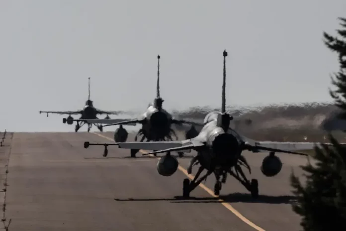 FOTOGRAFÍA. MUNDO, 09 DE OCTUBRE DE 2023. En la imagen, un detalle de varios aviones de combate F16. Efe