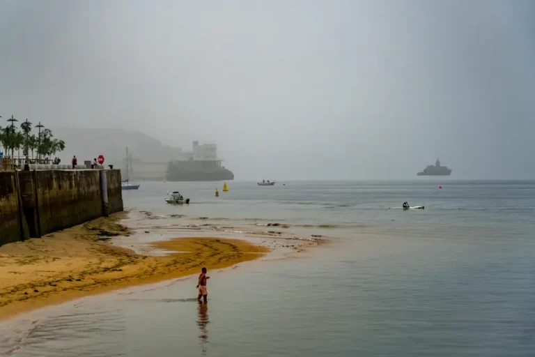 FOTOGRAFÍA. SANTANDER (CANTABRIA) REINO DE ESPAÑA, 18 DE SEPTIEMBRE DE 2025. Detalle de niebla en la bahía de Santander, Comunidad Autónoma de Cantabria (Reino de España). Efe