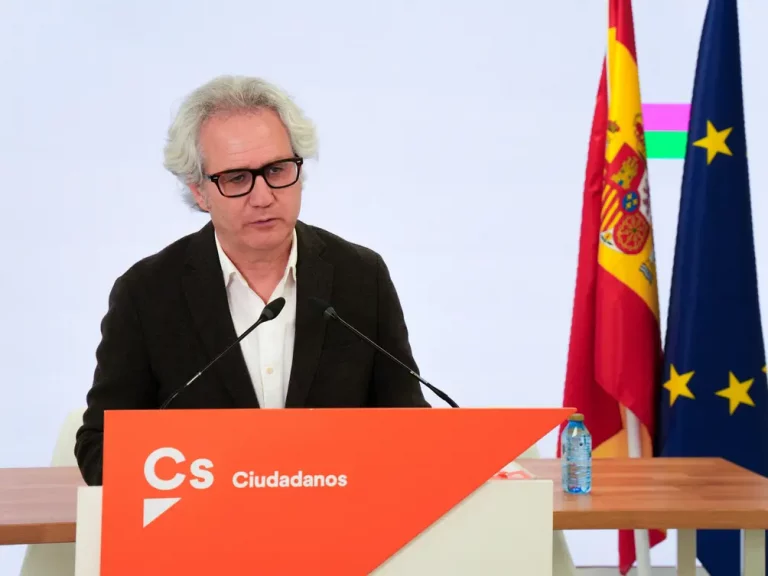 FOTOGRAFÍA. MADRID (REINO DE ESPAÑA), 12 DE SEPTIEMBRE DE 2025. El secretario general del partido político español Ciutadans Partit de la Ciutadanía Ciudadanos (Cs), Carlos Pérez-Nievas López de Goicoechea (Carlos Pérez-Nievas), registrado este viernes, 12 de septiembre de 2025, durante una rueda de prensa. Lasvocesdelpueblo (Ñ Pueblo)