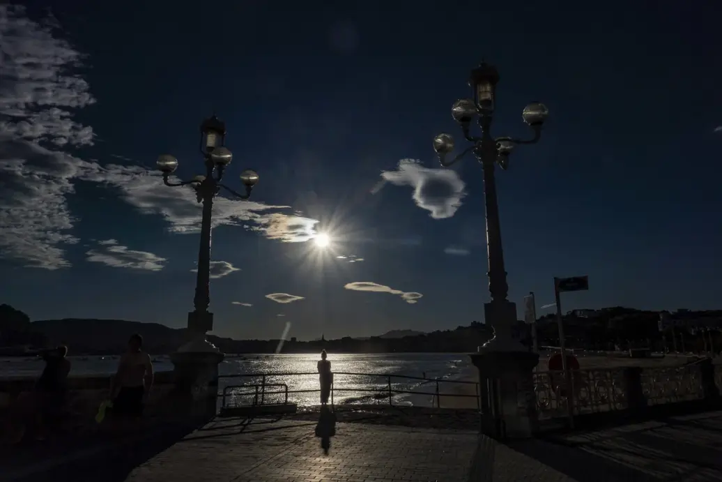 FOTOGRAFÍA. SAN SEBASTIÁN (LAS VASCONGADAS) REINO DE ESPAÑA, 03 DE SEPTIEMBRE DE 2025. Playa de Ondarreta de San Sebastián, Comunidad Autónoma de las Vascongadas (Reino de España). Efe