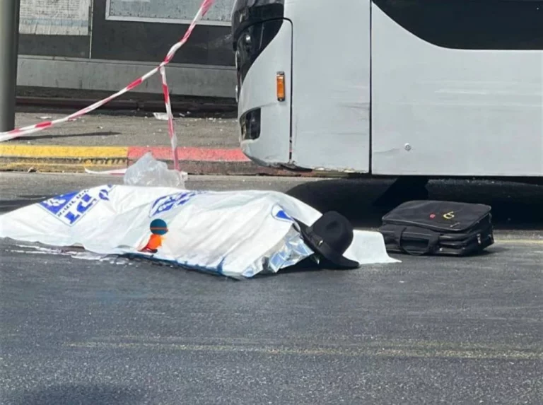 FOTOGRAFÍA. JERUSALÉN (ISRAEL), 08 DE SEPTIEMBRE DE 2025. Ramot Junction (Jerusalén) Israel registró la mañana de este lunes un atentado terrorista islamofascistas, que dejó seis muertos y otras cinco heridos grave. Lasvocesdelpueblo (Ñ Pueblo)