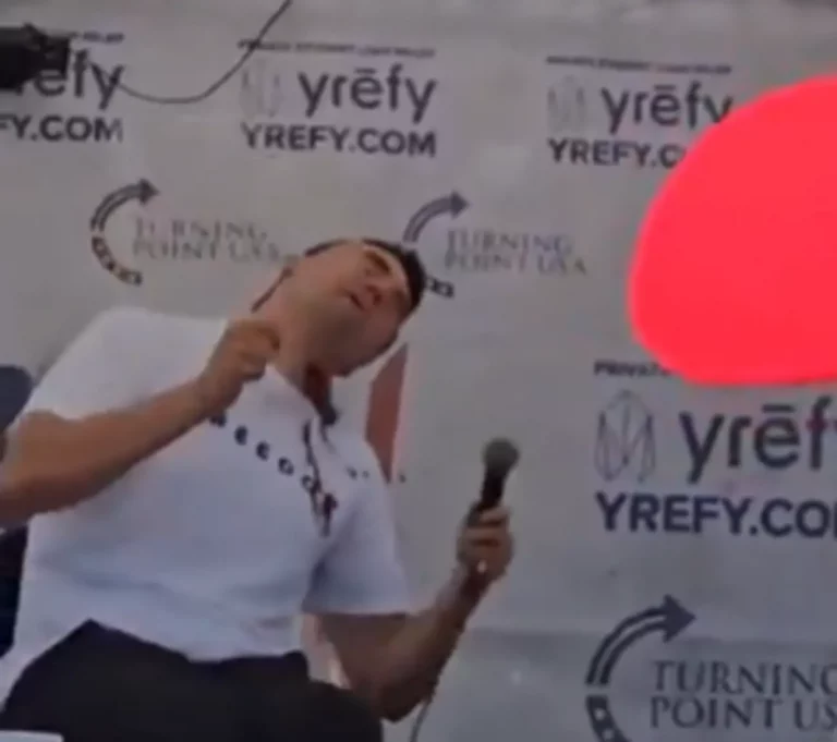 FOTOGRAFÍA. OREM (ESTADO DE UTAH) ESTADOS UNIDOS DE AMÉRICA, EEUU, 10 DE SEPTIEMBRE DE 2025. La izquierda ha asesinado finalmente al patriota Charles James Kirk (Charlie Kirk) en plena luz del día sin pudor, así como ya intentó contra el presidente y líder del mundo libre Donald John Trump, y por poco lo consiguiera, después de una brutal campaña de odio hacia Trump. Esta vez, la izquierda se ha expresado como mejor sabe hacer, si no funcionan sus insultos, vetos, cancelaciones, cordones sanitarios, ella pasa a los asesinatos. Lasvocesdelpueblo (Ñ Pueblo)