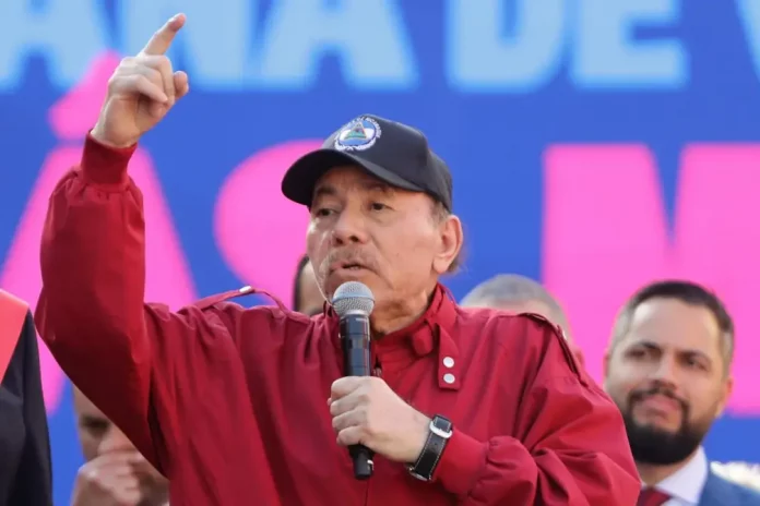 La tiranía socialista de Nicaragua asesina a dos presos opositores, el tirano José Daniel Ortega Saavedra (Daniel Ortega) FOTOGRAFÍA. CARACAS (VENEZUELA) 10 DE ENERO DE 2025. El dictador comunista de Nicaragua y secretario general del llamado "Frente Sandinista de Liberación Nacional", José Daniel Ortega Saavedra (Daniel Ortega), hablando en Caracas (Venezuela) en apoyo a su colega narco, dictador comunista/chavista y líder del Cartel de Soles, Nicolás Maduro Moro, este 10 de enero de 2025. Efe.