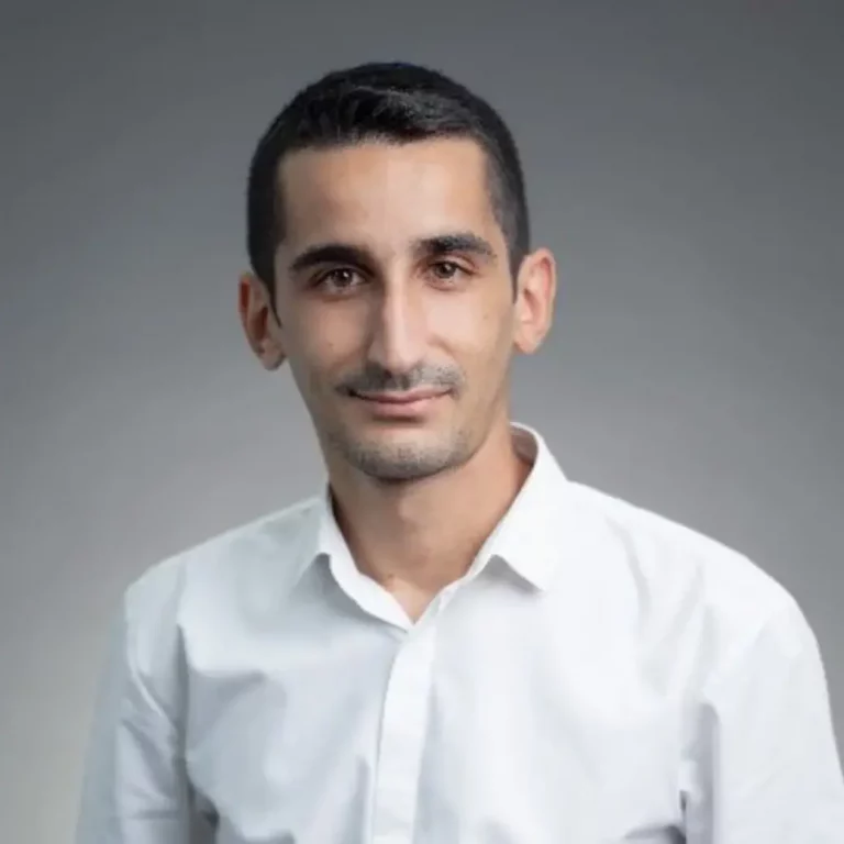 FOTOGRAFÍA. JERUSALÉN (ISRAEL), 11 DE SEPTIEMBRE DE 2025. En la imagen, Yossi Amar, Ex-miembro del Servicio de Inteligencia de Israel. Defendiendo a Israel. Lucha diaria contra el antisemitismo. X de Yossi Amar/Lasvocesdelpueblo (Ñ Pueblo)