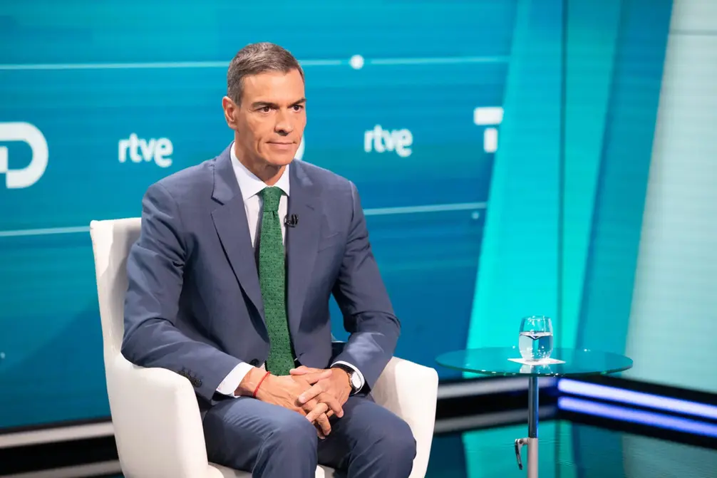 FOTOGRAFÍA. MADRID (REINO DE ESPAÑA), 01 DE SEPTIEMBRE DE 2025. El presidente del Gobierno de España y secretario general del Partido Socialista (PSOE), Pedro Sánchez Pérez-Castejón, registrado durante la entrevista que concede al medio de comunicación público de España, que controla el Gobierno de turno, Radiotelevisión Española (RTVE), este lunes, 1 de septiembre de 2025, en Madrid, con el motivo dle inicio de curso político, tras las vacaciones de 2025. RTVE/Efe