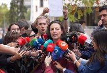 Caso Fontaneros PSOE | Castro denuncia las «cloacas de Fiscalía» FOTOGRAFÍA. MADRID (REINO DE ESPAÑA), 27 DE SEPTIEMBRE DE 2025. La coordinadora nacional jurídica de VOX y portavoz de las Acusaciones Populares del Caso Begoña Gómez -la causa abierta contra la mujer del presidente del Gobierno de España Pedro Sánchez Pérez-Castejón (Begoña Gómez)-, Marta Castro Fuentes, ha destacado a las puertas de los juzgados de Plaza de Castilla que "hoy todos los españoles deben estar contentos porque otro de los mecanismos de control democrático está funcionando". Lasvocesdelpueblo (Ñ Pueblo)