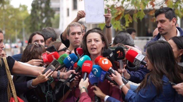 FOTOGRAFÍA. MADRID (REINO DE ESPAÑA), 27 DE SEPTIEMBRE DE 2025. La coordinadora nacional jurídica de VOX y portavoz de las Acusaciones Populares del Caso Begoña Gómez -la causa abierta contra la mujer del presidente del Gobierno de España Pedro Sánchez Pérez-Castejón (Begoña Gómez)-, Marta Castro Fuentes, ha destacado a las puertas de los juzgados de Plaza de Castilla que "hoy todos los españoles deben estar contentos porque otro de los mecanismos de control democrático está funcionando". Lasvocesdelpueblo (Ñ Pueblo)