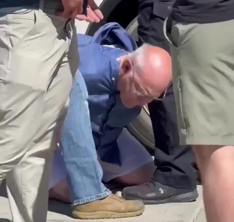 FOTOGRAFÍA. OREM (ESTADO DE UTAH) ESTADOS UNIDOS DE AMÉRICA, EEUU, 10 DE SEPTIEMBRE DE 2025 En la imagen, el militante de la izquierda que presuntamente habría asesinado al patriota Charles James Kirk (Charlie Kirk). La izquierda ha asesinado finalmente al patriota Charles James Kirk (Charlie Kirk) en plena luz del día sin pudor, así como ya intentó contra el presidente y líder del mundo libre Donald John Trump, y por poco lo consiguiera, después de una brutal campaña de odio hacia Trump. Esta vez, la izquierda se ha expresado como mejor sabe hacer, si no funcionan sus insultos, vetos, cancelaciones, cordones sanitarios, ella pasa a los asesinatos. Lasvocesdelpueblo (Ñ Pueblo)