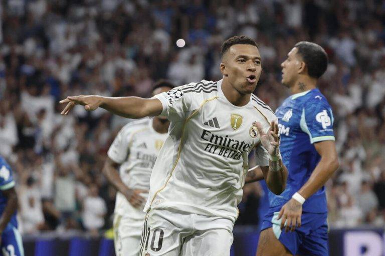 FOTOGRAFÍA. MADRID (REINO DE ESPAÑA), 16 DE SEPTIEMBRE DE 2025. El delantero francés del Real Madrid Kylian Mbappe celebra su segundo gol durante el partido de la primera jornada de la Liga de Campeones que Real Madrid y Olympique de Marsella disputaron en el estadio Santiago Bernabéu. Efe