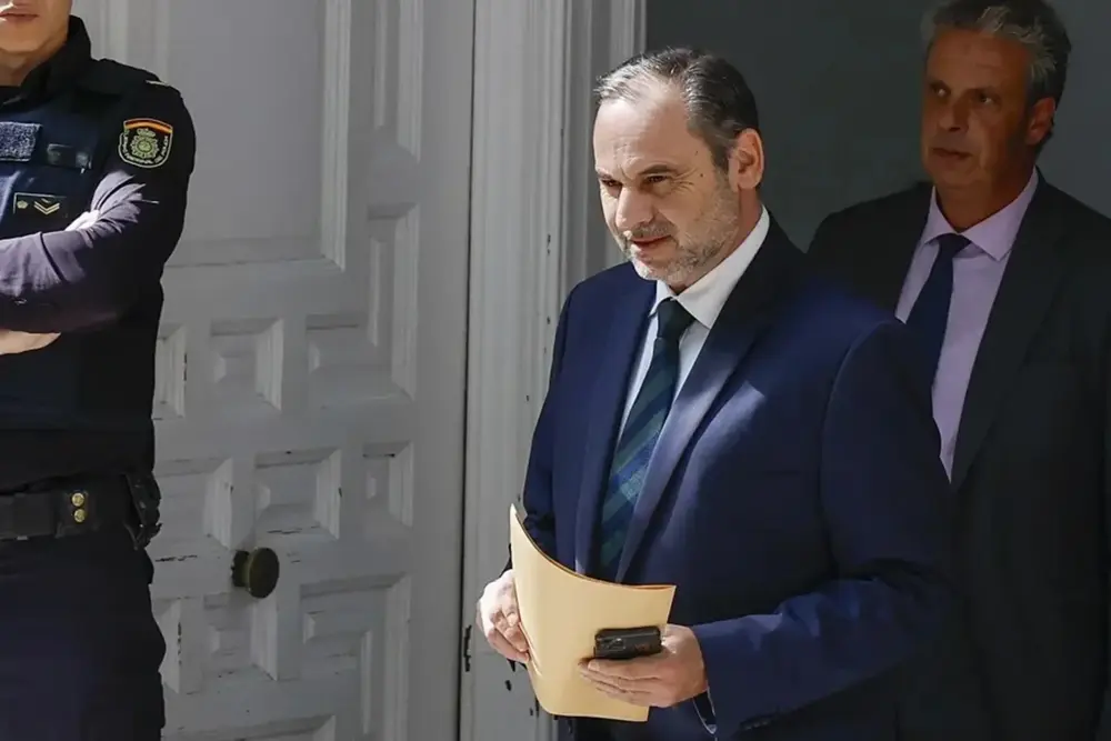 FOTOGRAFÍA. MADRID (REINO DE ESPAÑA), 15 DE OCTUBRE DE 2025. El magistrado del Tribunal Supremo Leopoldo Puente ha acordado este miércoles mantener en libertad al exministro José Luis Ábalos Meco con las mismas medidas cautelares que pesaban contra él. Efe