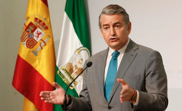 FOTOGRAFÍA. SEVILLA (ANADALUCÍA), 28 D EJULIO DE 2025. El consejero de la Presidencia, Interior, Diálogo Social y Simplificación Administrativa del Gobierno de mayoría absoluta del Partido Popular (PP) ante la Junta de Andalucía, Antonio Sanz Cabello (en la imagen) -titular del socialista-azul y WOKE Juan Manuel Moreno Bonilla-, se ha convertido en el nuevo coordinador de Interior y Emergencias del PP, con competencias dentro del partido en materia de Protección Civil, Seguridad y Frontera Efe