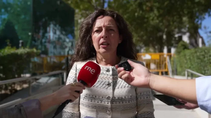 FOTOGRAFÍA. ALGECIRAS (ANADALUCÍA) REINO DE ESPAÑA, 06 DE OCTUBRE DE 2025. La letrada Marta Castro Fuentes, coordinadora jurídica nacional de VOX, participó hoy en el juicio por los hechos del 23 de enero de 2023, cuando un inmigrante soldado de Marruecos, con orden de expulsión de España, asesinó al sacristán de la Iglesia de Santa María de la Palma e intentó matar a un sacerdote en San Isidro. lasvocesdelpueblo (Ñ Pueblo)