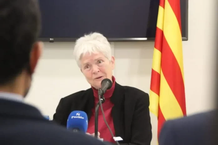 Cataluña, La Justicia desestima la impugnación del Decreto de educación infantil FOTOGRAFÍA. BARCELONA (ESPAÑA), 09 DE NOVIEMBRE DE 2021. La catedrática del español en la Universidad de Lund (Suecia), Inger Enkvist, nunca ha fallado a los catalanes y lo ha vuelto a hacer esta noche durante una conferencia titulada «La Importancia de las Lenguas en la Educación», organizada por la entidad catalana, integrada y promotora de Plataforma Cataluña Suma por España, Convivencia Cívica Catalana (CCC), que preside el abogado catalán Ángel Escolano Rubio, en la calle Pau Claris número 115 de la capital catalana, ciudad de Barcelona. Lasvocesdelpueblo (Ñ Pueblo)