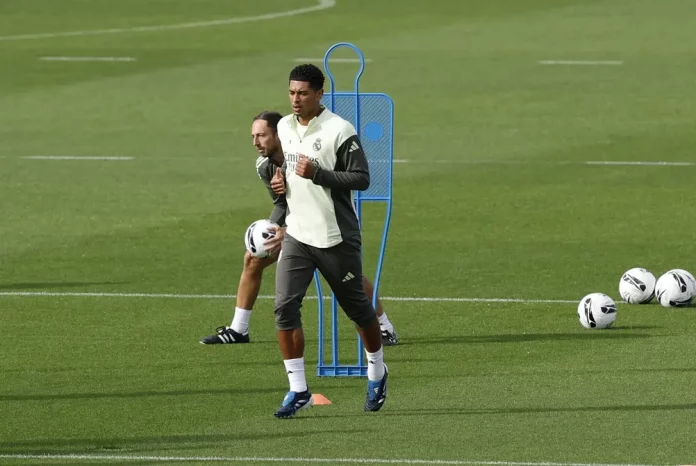 Clásico, Bellingham está su mejor estado físico desde hace tiempo FOTOGRAFÍA. MADRID (REINO DE ESPAÑA), 25 DE OCTUBRE DE 2025. l centrocampista del Real Madrid Jude Bellingham durante el entrenamiento del equipo en la Ciudad Deportiva de Valdebebas, Madrid, antes de su enfrentamiento liguero contra el FC Barcelona. Efe