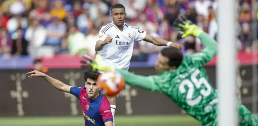 FOTOGRAFÍA. BARCELONA (CATALUÑA) REINO DE ESPAÑA, 11 DE MAYO DE 2025. El defensa del Barcelona Pau Cubarsí y el delantero del Real Madrid Kylian Mbappé, en el Estadi Olímpic Lluís Companys en foto de archivo de Alberto Estevez. Efe