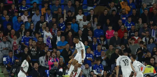FOTOGRAFÍA. GETAFÉ (COMUNIDAD DE MADRID) REINO DE ESPAÑA, 19 DE OCTUBRE DE 2025. El delantero francés del Real Madrid, Kylian Mbappé (c), celebra el primer gol del equipo madridista durante el partido de la jornada 9 de LaLiga EA Sports que Getafe y Real Madrid disputaron en el Coliseum, en Getafe (Comunidad de Madrid). Efe