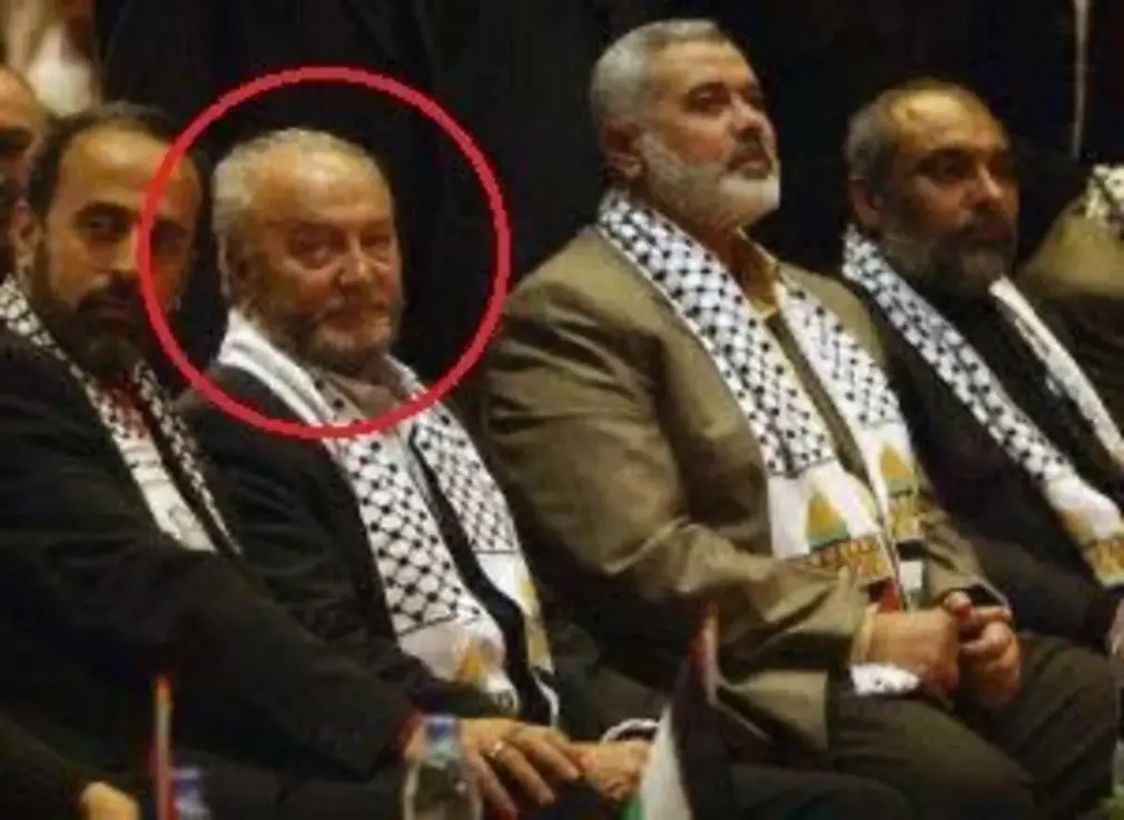 FOTOGRAFÍA. JERUSALÉN (ISRAEL), 30 DE SEPTIEMBRE DE 2025. El Ministerio de Asuntos Exteriores de Israel, titular de Gideon Sa'ar, publicó este martes documentos hallados en Gaza que vinculan directamente al grupo terrorista naziislamista gazatí Hamas ISIS con la organización y financiación de la Flotilla Terrorista antisemita, Flotimma Global Sumud, que navegan la activista climática Greta Tintin Eleonora Ernman Thunberg (Greta Thunberg); la exalcaldesa de Barcelona (Cataluña) Reino de España, Ada Colau Ballano. Se trata de la "organización Conferencia Palestina para Palestinos en el extranjero (PCPA), que está subordinada a Hamás ISIS y sirve como un ala del movimiento" o de una "carta de 2021 firmada por el jefe del Buró Político de Hamás ISIS, Ismail Haniyeh, en la que se instaba directa y explícitamente al presidente del PCPA a la unidad". "En la carta, Haniyeh respalda públicamente a la organización del PCPA". "Este documento se encontró en un puesto avanzado de Hamás ISIS en la Franja de Gaza y demuestra una vez más la conexión directa entre los líderes de la flotilla y Hamás ISIS". Ministerio de Asuntos Exteriores de Israel/Lasvocesdelpueblo (Ñ Pueblo)