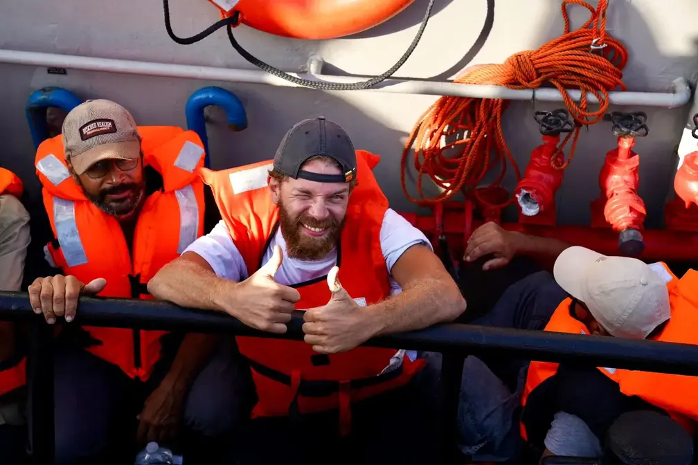 FOTOGRAFÍA. TEL AVIV (ISRAEL), 03 DE OCTUBRE DE 2025. Fuentes del Ministerio de Asuntos Exteriores de Israel han denunciado que "la Flotilla no fue más que una provocación". Las autoridades israelíes están tramitando los procedimientos de expulsión de Israel de los participantes antisemitas a la farsa de flotilla Global Sumud. Israel confirma que 4 antisemitas residentes en Italia ya han sido deportados. "Se adjuntan fotografías de Greta Thunberg y otros miembros de esta provocación a su llegada a Israel. Todos están sanos y salvos", aseguran fuentes del Gobierno israelí, respecto a la flotilla antisemita de Hamás ISIS.