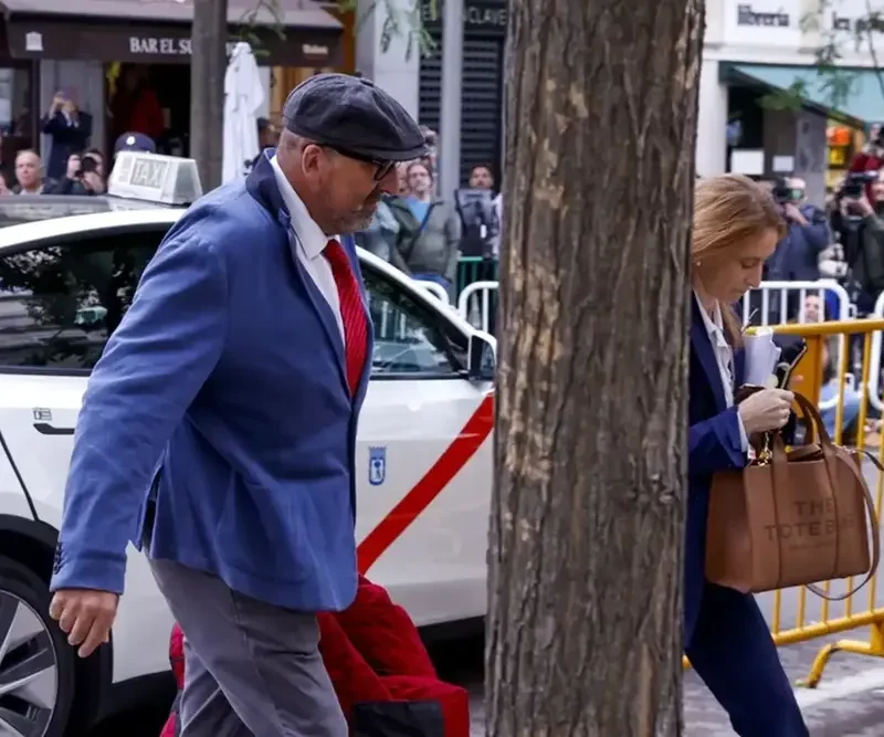 Koldo consiguió que Ángel Víctor Torres se encargara de pagos pendientes FOTOGRAFÍA. MADRID (REINO DE ESPAÑA, 16 DE OCTUBRE DE 2025. El exasesor ministerial del Gobierno de Pedro Sánchez Pérez-Castejón, Koldo García Izaguirre, se encuentra ya en el Tribunal Supremo para declarar tras el informe policial que le situaba como «gestor y custodio» del dinero del exministro de Transportes, exsecretario de Organización del Partido Socialista (PSOE) y diputado en el Congreso de los Diputados, José Luis Ábalos Meco, quien el miércoles se negó a declarar y quedó en libertad pese a apreciar el juez cierto riesgo de fuga. Efe