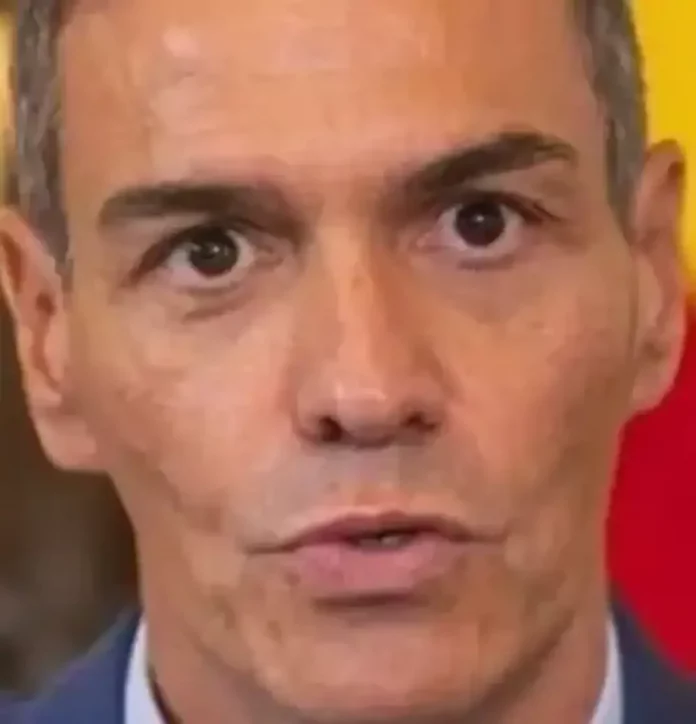 Pedro Sánchez Pérez-Castejón, Gobierno antisemita de España, FOTOGRAFÍA. MADRID (REINO DE ESPAÑA), 08 DE SEPTIEMBRE DE 2025. Detalle de una imagen del presidente del Gobierno antisemita de España y secretario general del Partido Socialista (PSOE), Pedro Sánchez Pérez-Castejón, registrado en una declaración antisemita contra las vidas judías; ciudadanos de la Tierra Santa que luchan para seguir existiendo ante la amenaza real de las fuerzas del mal islamistas y sus aliado del perverso Occidente idiotizado, muy aplaudidos por los terroristas islamofascistas de Hamas ISIS e Yihad Islámica Palestina (YIP), todo ello mientras la mayoría de los países árabes están apoyando curiosamente a Israel, en lo peor de los casos, guardando silencio y desvinculándolo del conflicto bélico en Gaza. ACOM/Lasvocesdelpueblo (Ñ Pueblo)