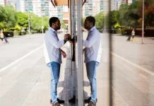 VOX pide al PP «nuevo candidato para acordar la reconstrucción» post-DANA FOTOGRAFÍA. BARRIO DE BELLVITGE (HOSPITALET DE LLOBREGAT) BARCELONA (CATALUÑA) REINO DE ESPAÑA, 20 DE SPETIEMBRE DE 2025. Las cúpulas provinciales de VOX en la Comunidad Autónoma de Cataluña (Gerona de Alberto Tarradas Peneque, Tarragona con Sergio Macián de Greef, Lérida de Rafael Villafranca Mercé, y Barcelona de Joan Garriga Doménech) junto al poder local —en entre ello: el de Barcelona de Gonzalo de Oro-Pulido Plaza, el de Salou (Tarragona) de Ana Belén Rodríguez Ros; el de Palamós (Gerona) de Cristina Ruz Navarro; el de Gavá de Marco Cívico Morales, el de Viladecans de Josling Efigenia Montilva Peralta, el de Hospitalet de Llobregat de Francisco Javier González Priego (Francisco González), y el de Tarrasa Alicia Tomás Martínez— y comarcal de la Resistencia verde han arropado este mediodía bajo calor y sol al secretario general del partido y presidente del Grupo parlamentario en el Parlamento de Cataluña, Ignacio Garriga Vaz de Conceiçao, en el gran acto de inicio de curso político 2025-2026 en una región catalana donde la formación de Santiago Abascal Conde de para de crecer y cosecharía hasta 15 escaños si se celebrase elecciones hoy en Cataluña, creciendo en 4 diputados de sus 11 actuales, según sondeos electorales. Bajo lema "Primero lo nuestros", los verdes han presentado la alternativa a la WOKE y migracionismo. Lasvocesdelpueblo (Ñ Pueblo)