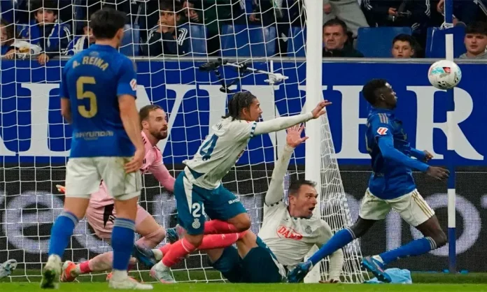 Triunfo del Espanyol ante el Oviedo (3) FOTOGRAFÍA. OVIEDO (ASTURIAS) REINO DE ESPAÑA, 17 DE OCTUBRE DE 2025. Los goles de la segunda parte anotados por Kike García y Pere Milla en el Estadio Nuevo Carlos Tartiere dieron el triunfo por 0-2 al Espanyol, que cortó una racha de cuatro partidos seguidos sin ganar y amargó el estreno en el banquillo de Luis Carrión como entrenador del Oviedo en la novena jornada de LaLiga EA Sports. Efe